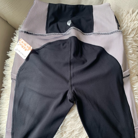 NEW! Free People Hardin Cardio Legging - Picture 4 of 6